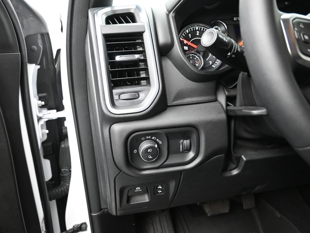 Used 2025 RAM 1500 Big Horn AWD/4WD image 12