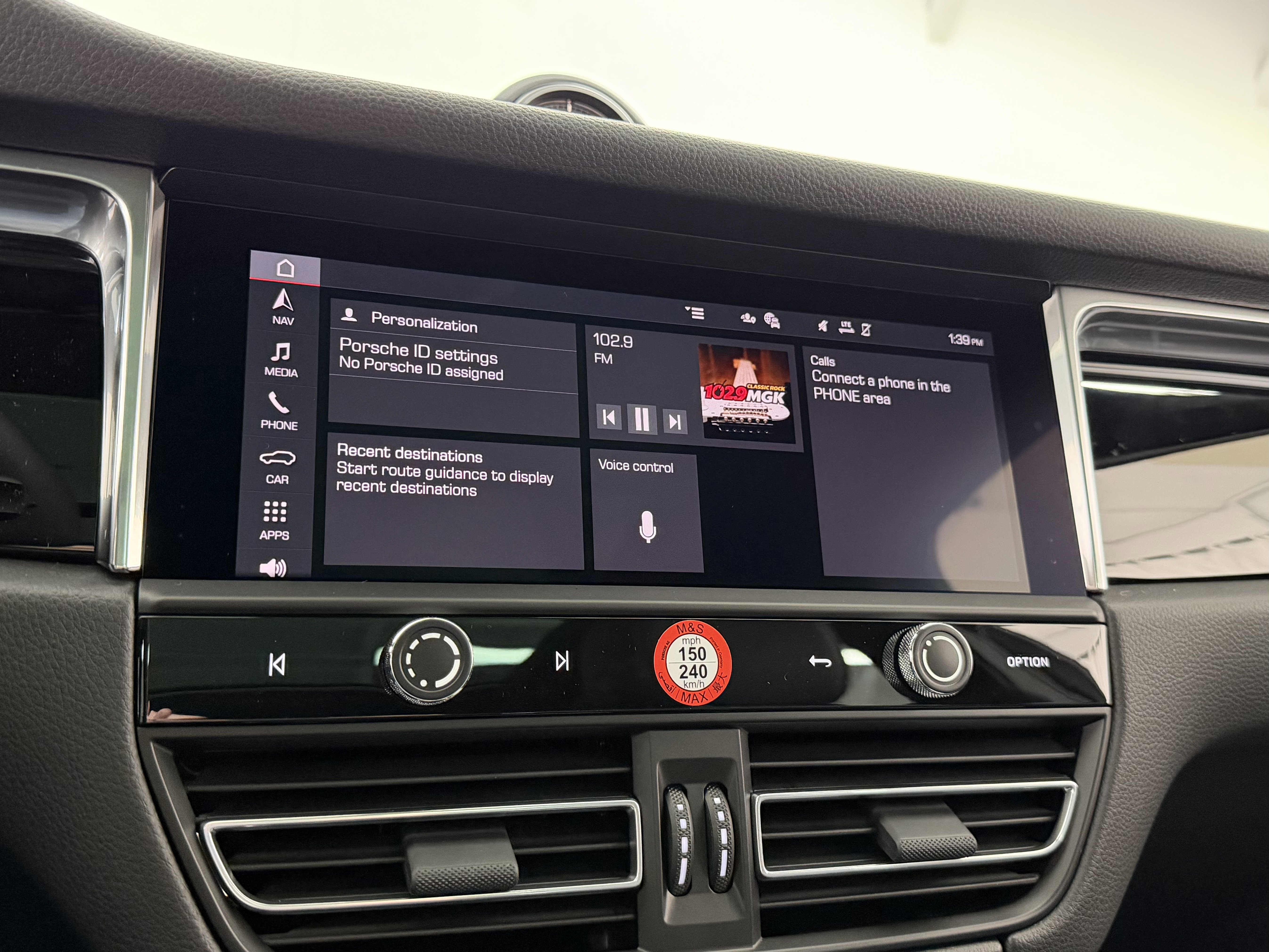 New 2026 Porsche Macan image 39