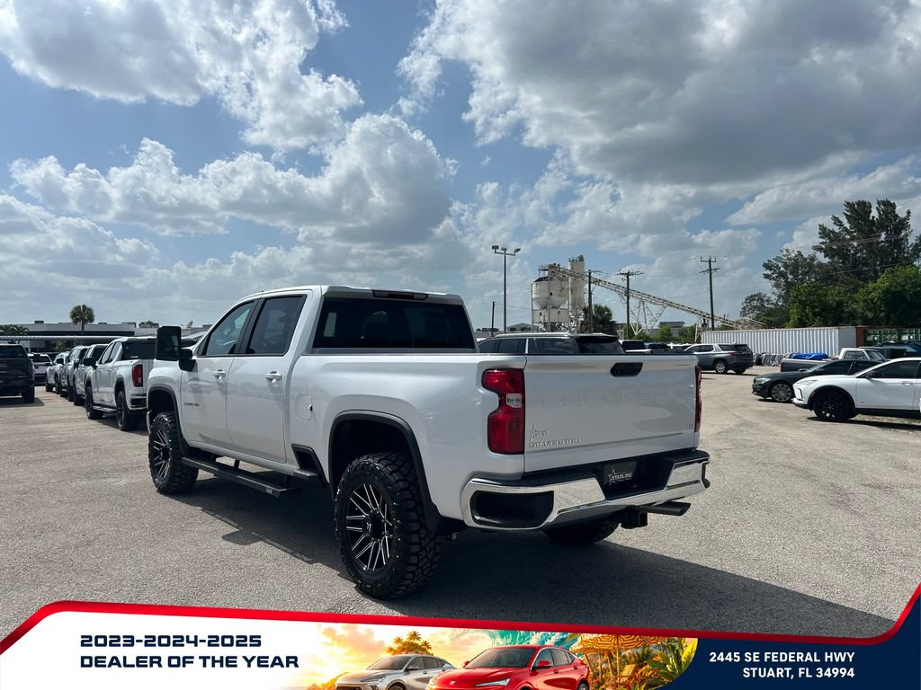 Used 2022 Chevrolet Silverado 2500 LT AWD/4WD image 5