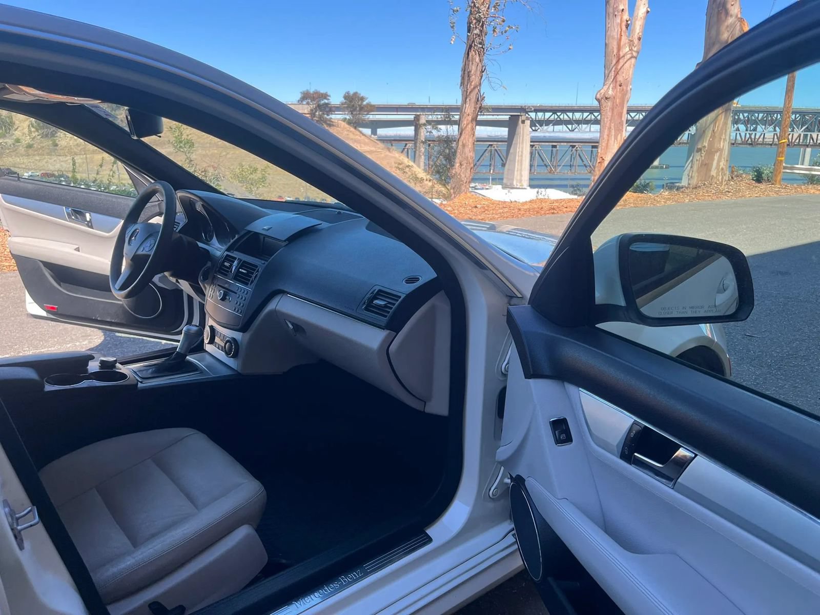 Used 2009 Mercedes-Benz C 300 Sedan image 11