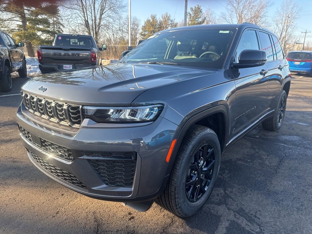 New 2026 Jeep Grand Cherokee Altitude AWD/4WD image 7