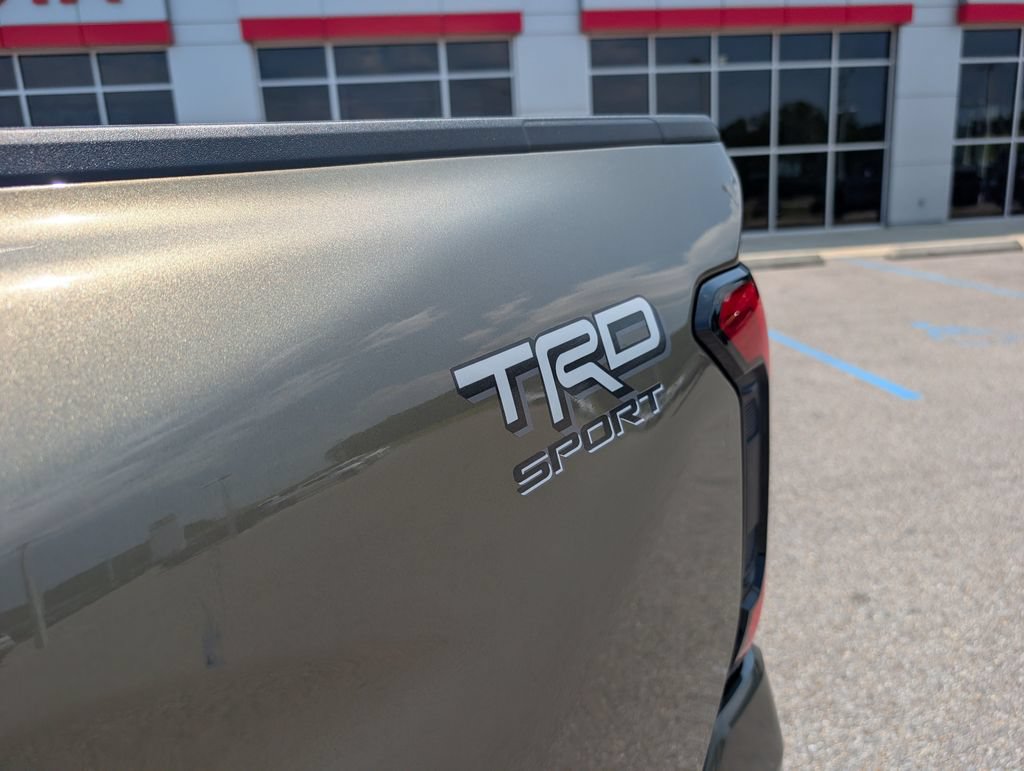 Used 2025 Toyota Tacoma TRD Sport w/ TRD Sport Upgrade Package AWD/4WD image 33