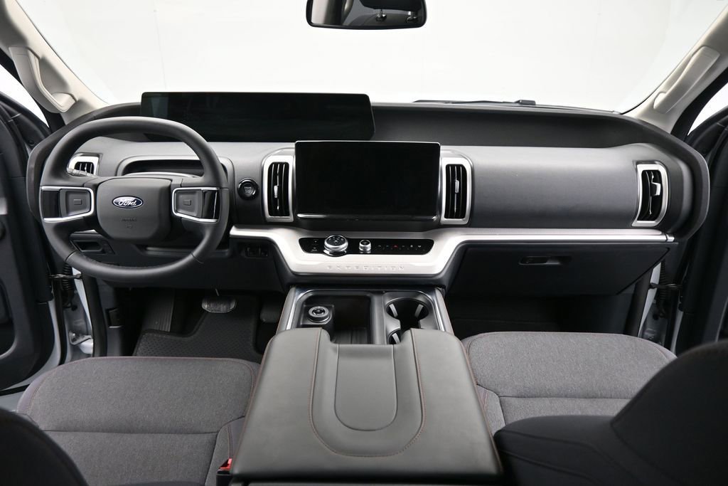 Used 2025 Ford Expedition Max Active RWD image 17