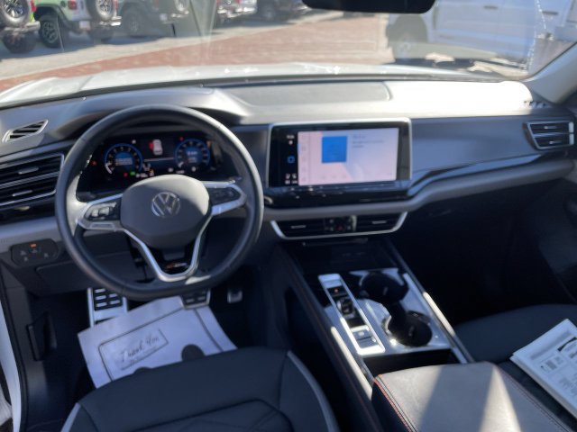 Used 2024 Volkswagen Atlas Peak Edition SEL AWD/4WD image 15