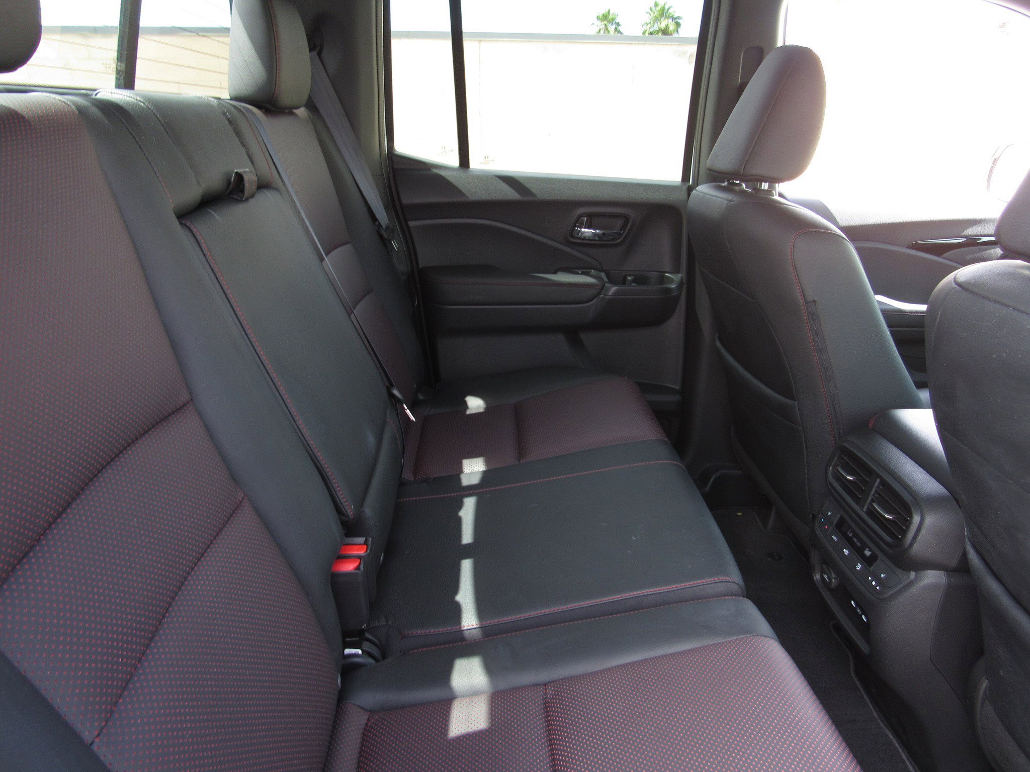 Certified 2025 Honda Ridgeline Black Edition image 12
