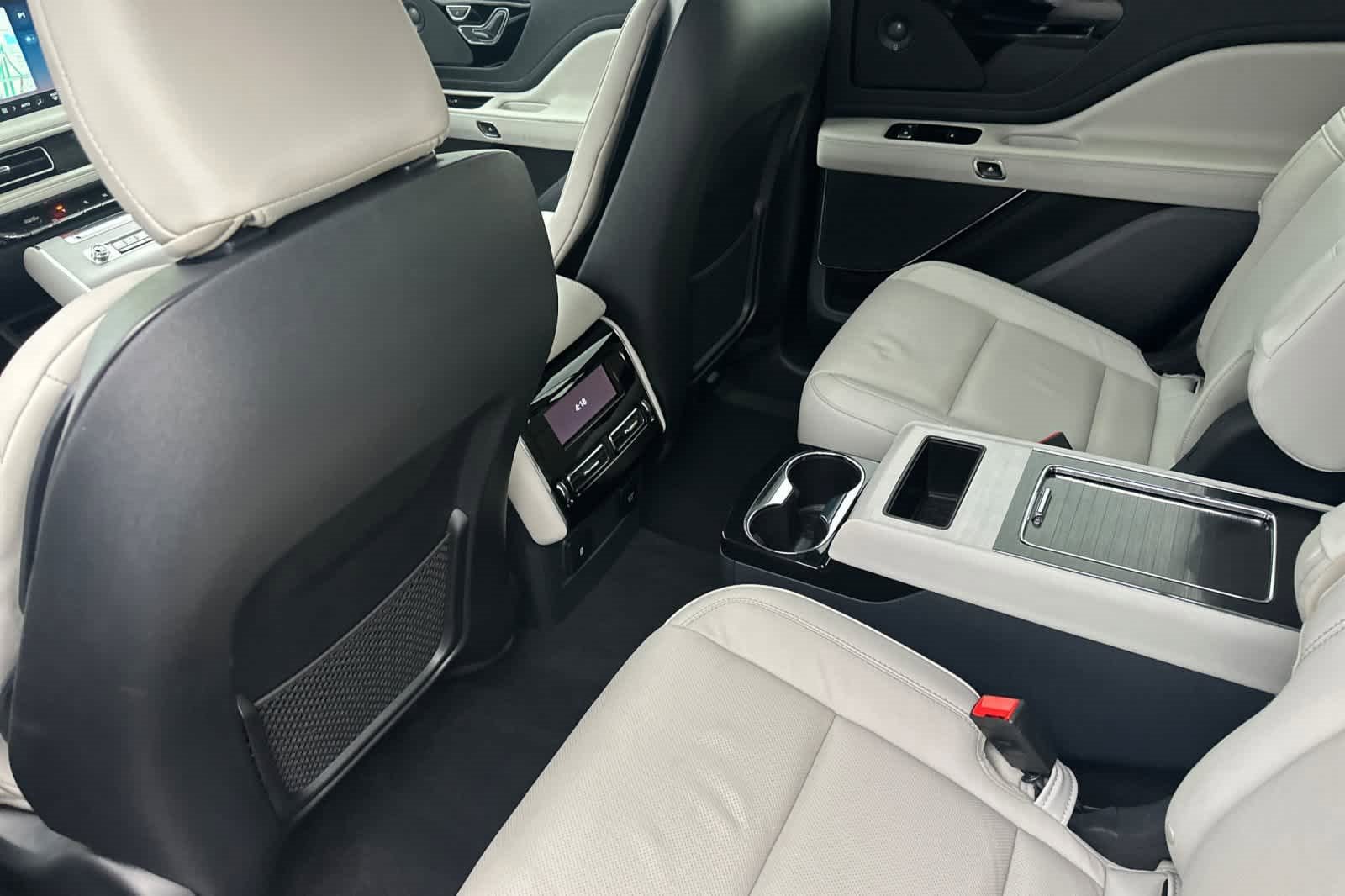 Used 2025 Lincoln Aviator Reserve image 4