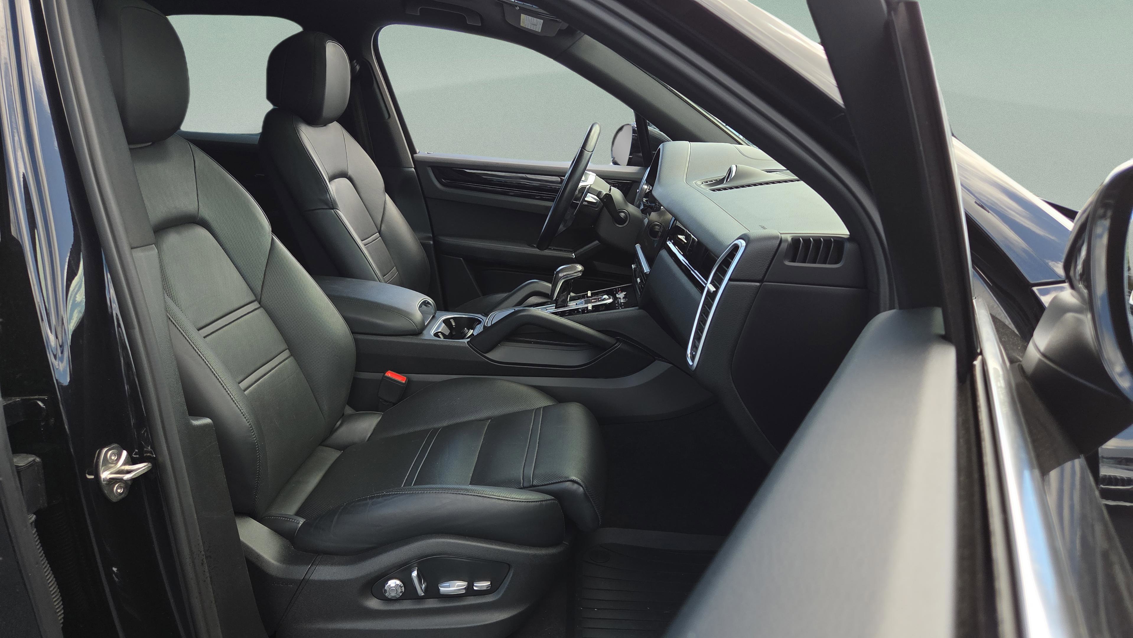 Used 2019 Porsche Cayenne image 19