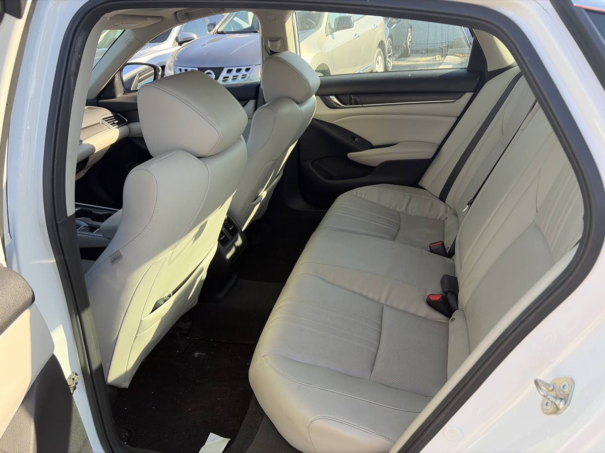 Used 2018 Honda Accord EX-L image 4