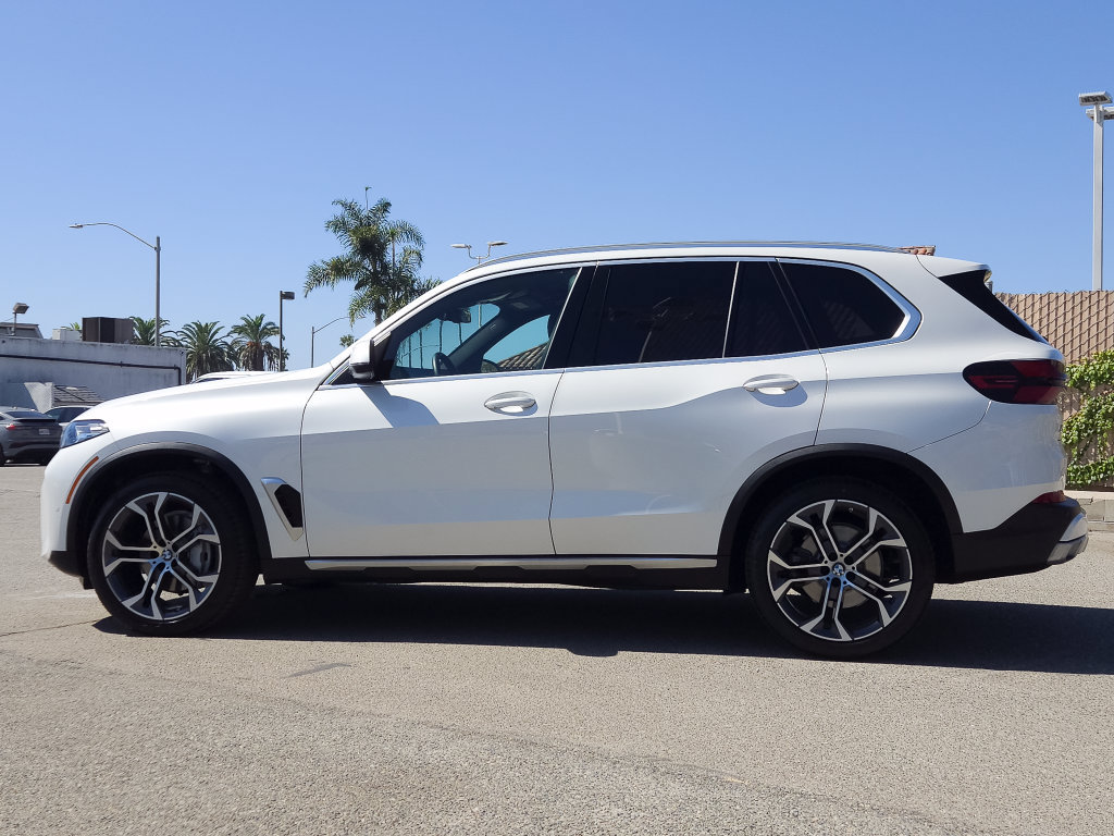 Used 2024 BMW X5 sDrive40i w/ Premium Package RWD image 4