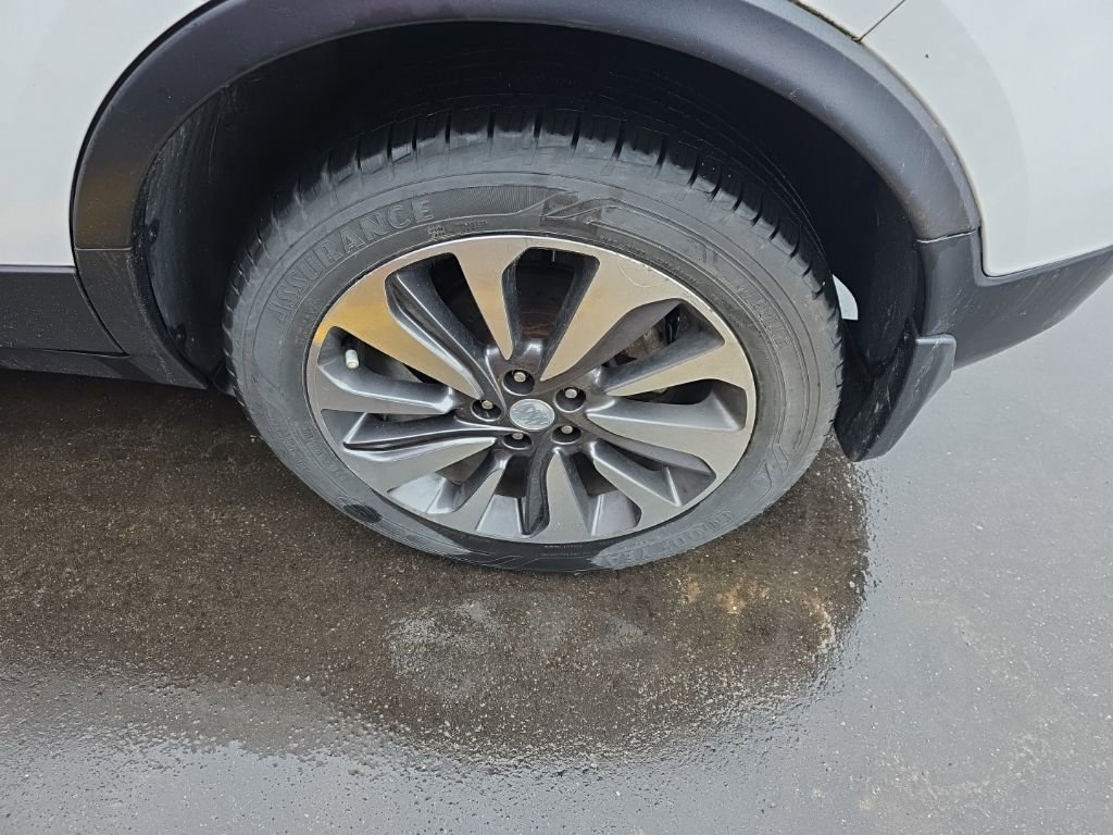 Used 2018 Buick Encore Essence image 6