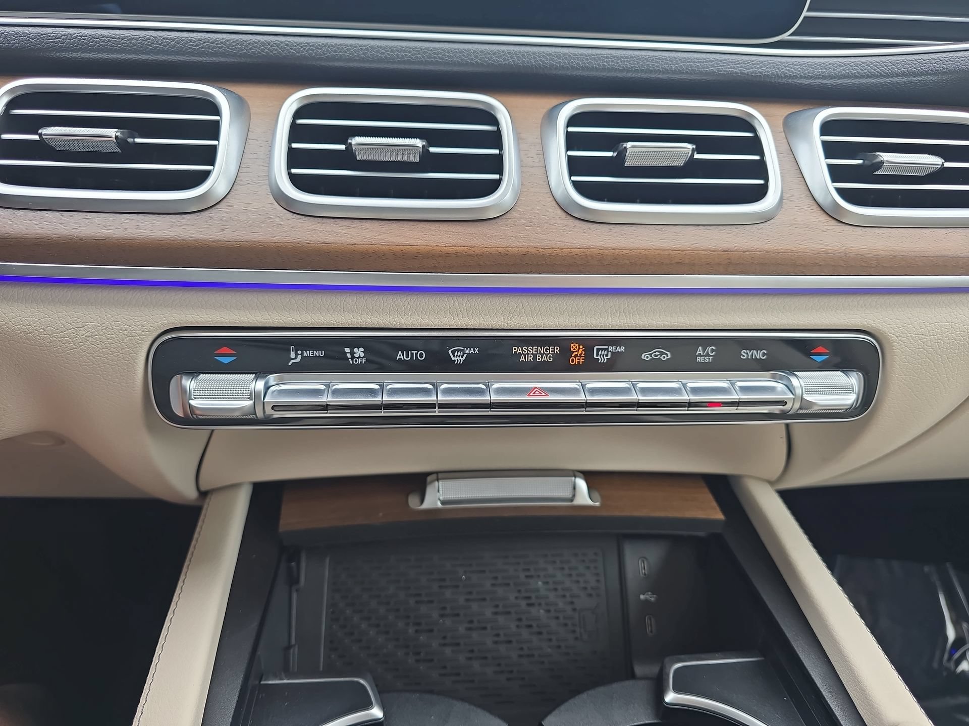 Certified 2025 Mercedes-Benz GLE 350 4MATIC image 24