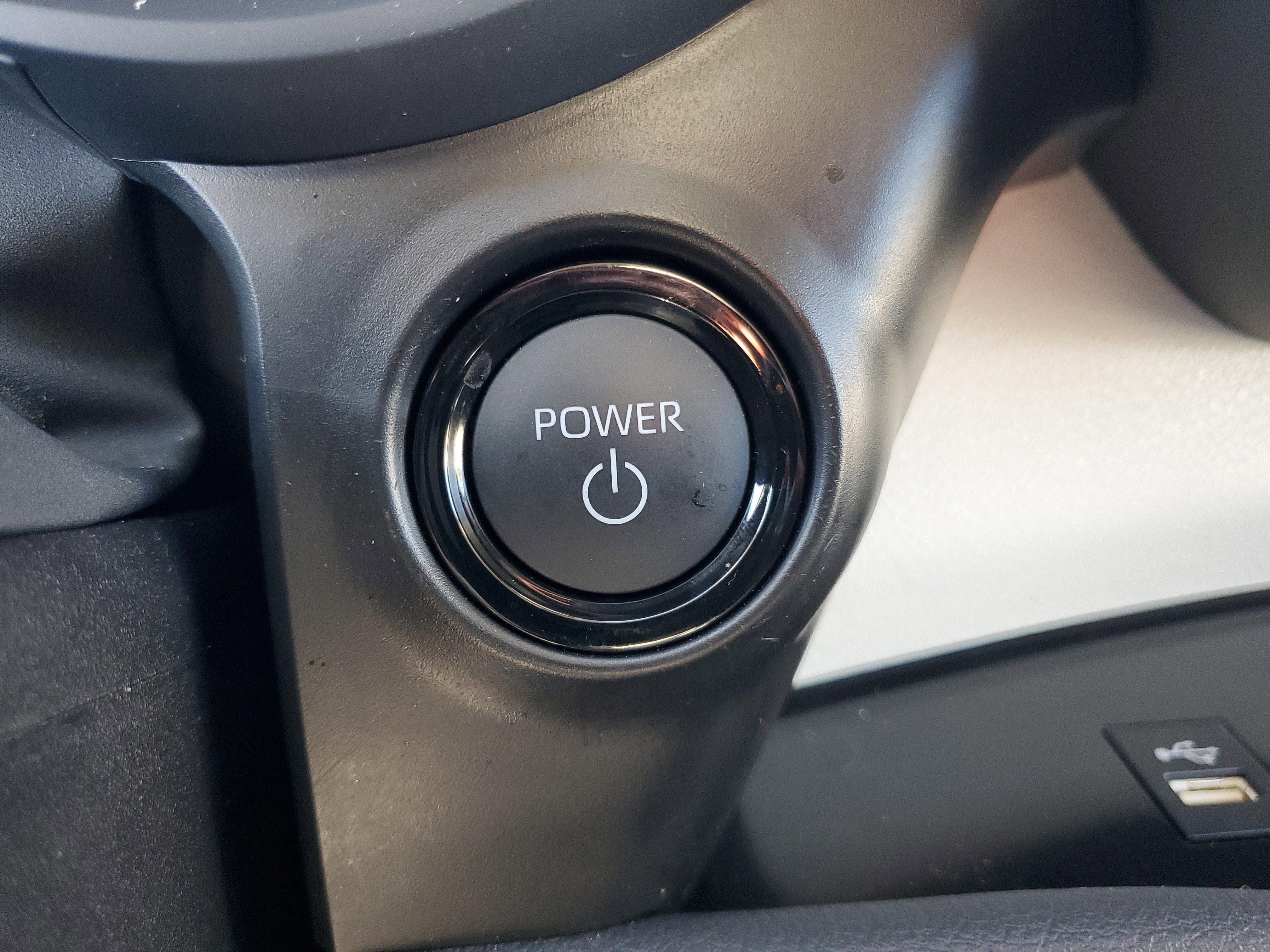 Used 2025 Toyota Sienna XLE image 10