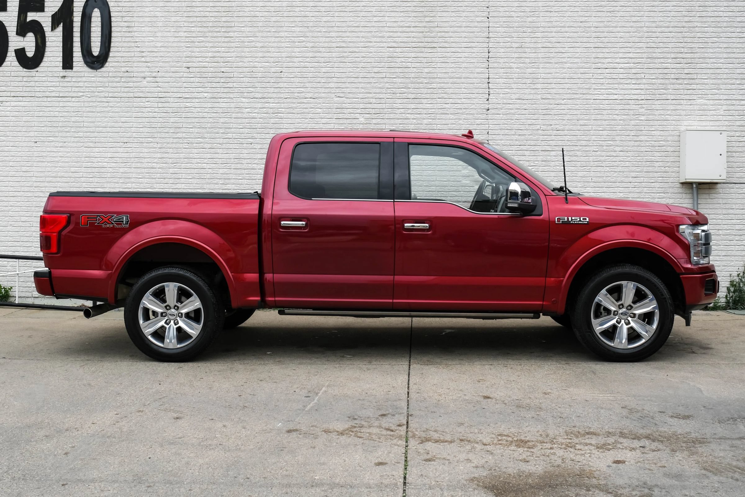 Used 2018 Ford F150 Platinum w/ Equipment Group 701A Luxury AWD/4WD image 5