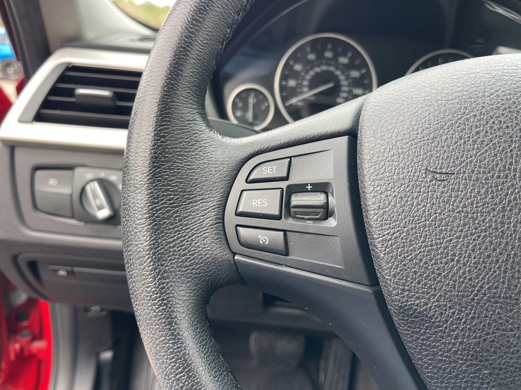 Used 2018 BMW 320i xDrive Sedan image 21