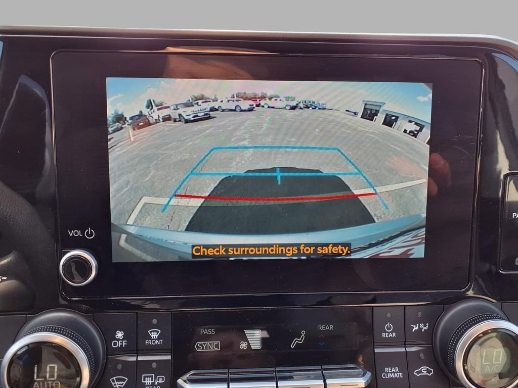 Used 2023 Toyota Highlander L FWD image 6