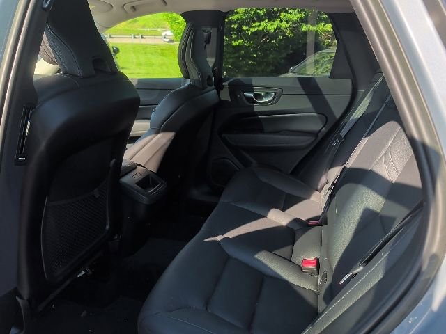 Used 2023 Volvo XC60 B5 Plus w/ Climate Package AWD/4WD image 16
