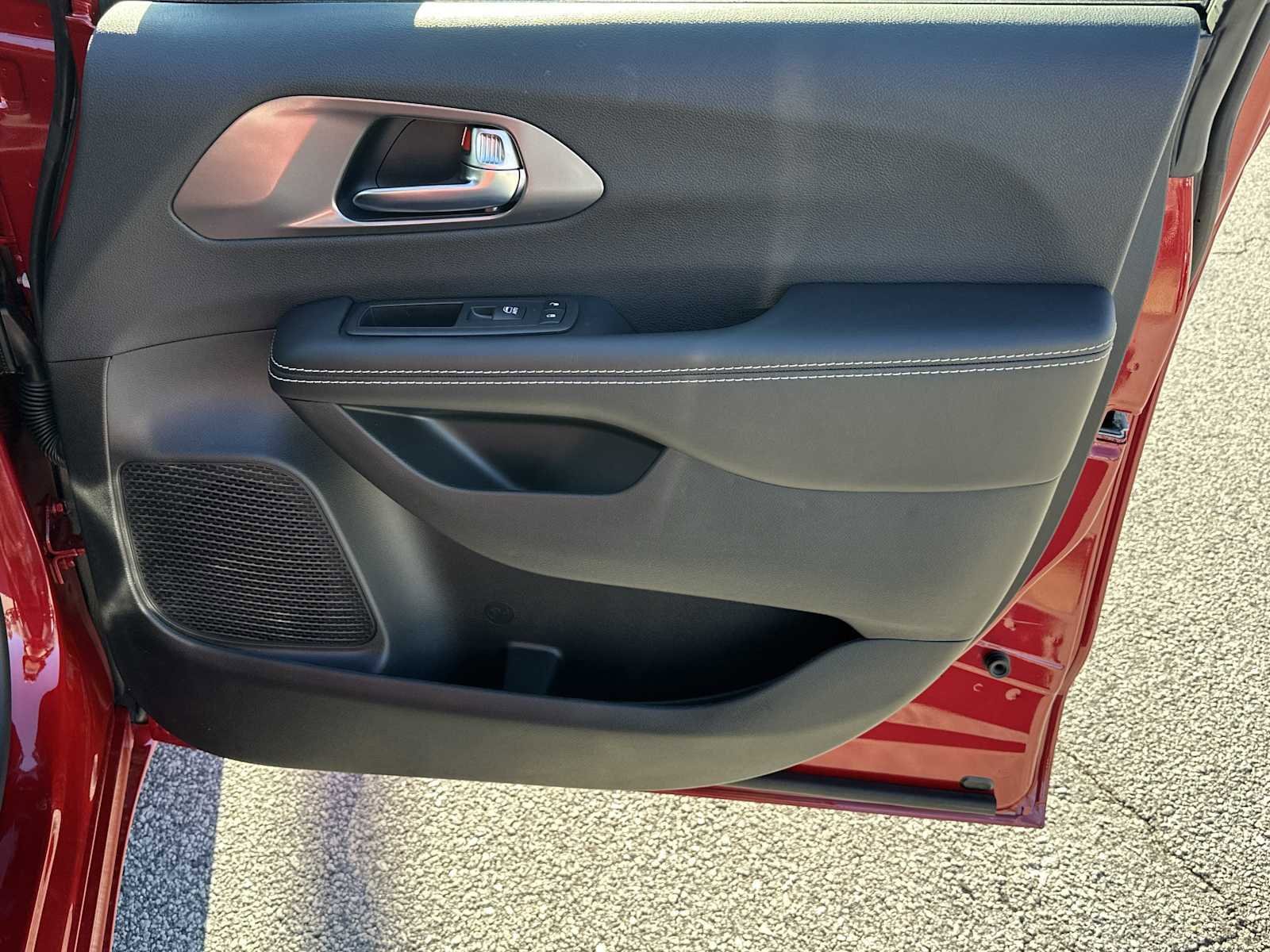 New 2026 Chrysler Pacifica Select FWD image 14