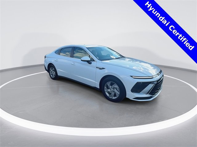 Certified 2025 Hyundai Sonata SE image 2