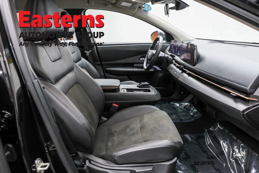 Used 2024 Nissan Ariya AWD image 25