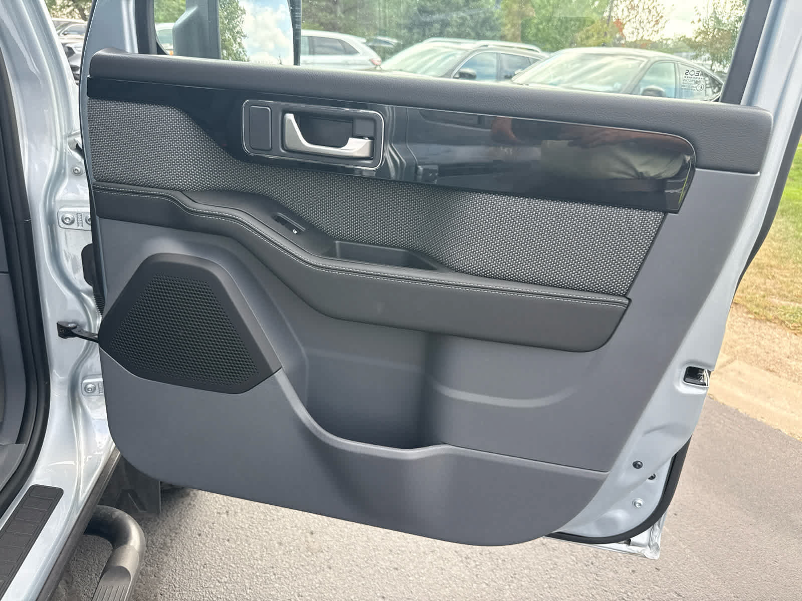 Used 2025 INEOS Grenadier Station Wagon AWD/4WD image 16