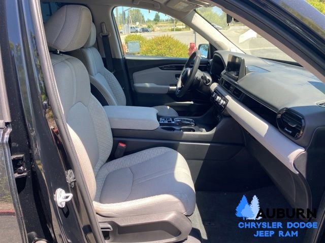 Used 2023 Honda Pilot LX image 12