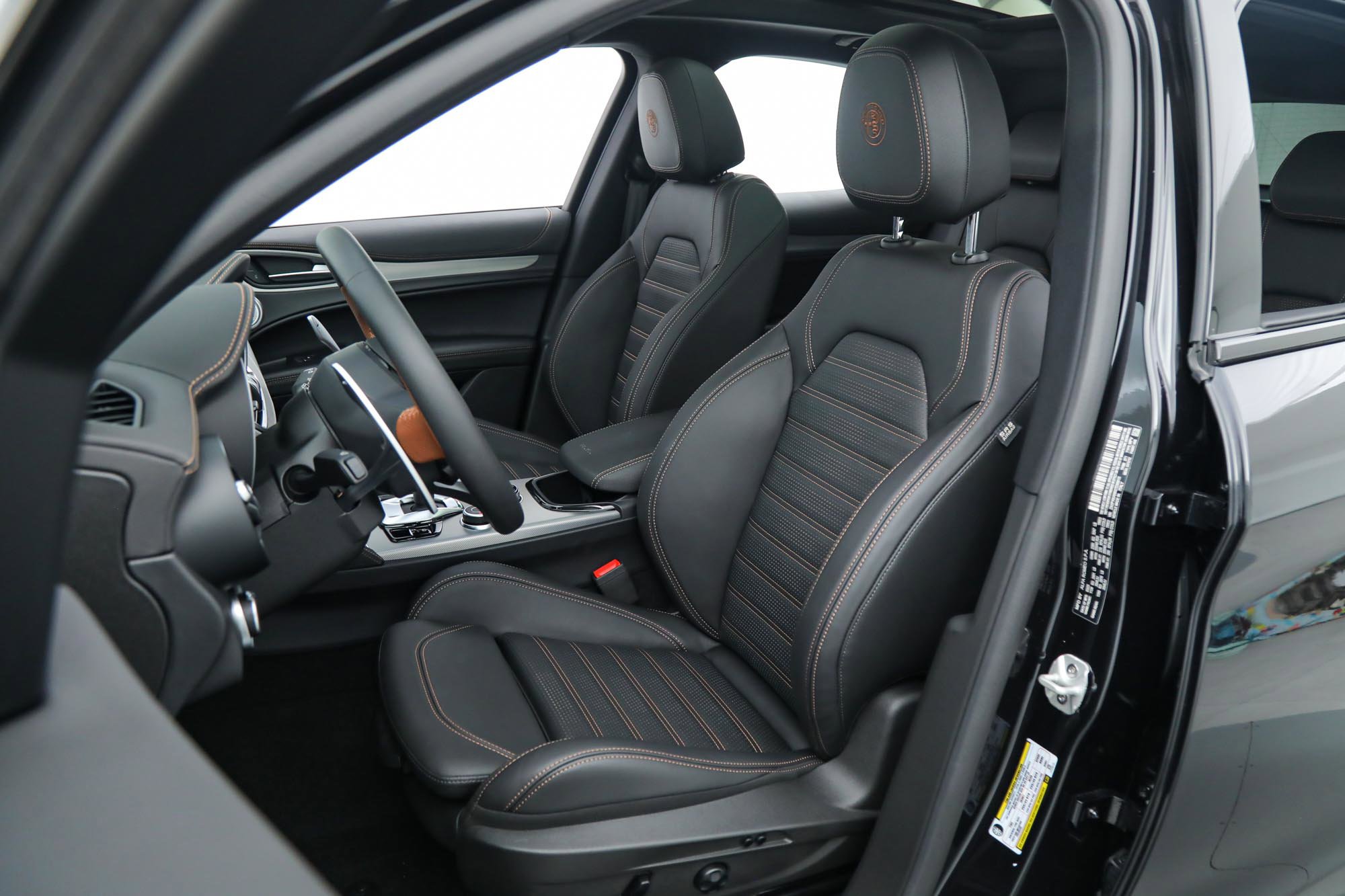 New 2025 Alfa Romeo Stelvio Sprint image 17