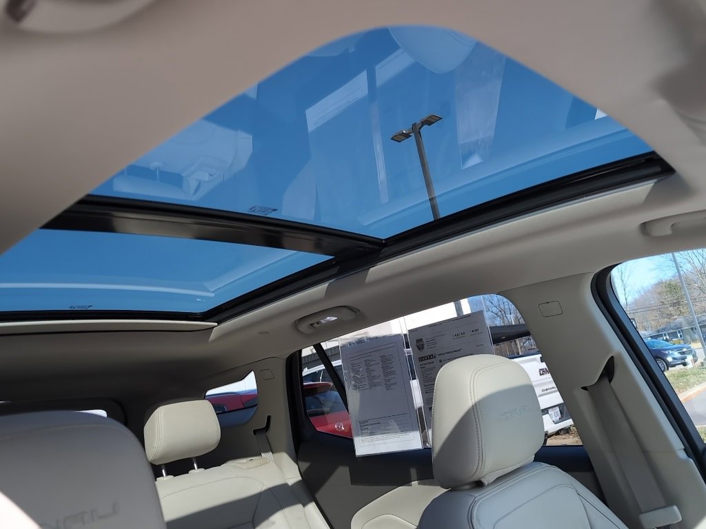 Used 2020 GMC Terrain Denali w/ Denali Premium Package image 10