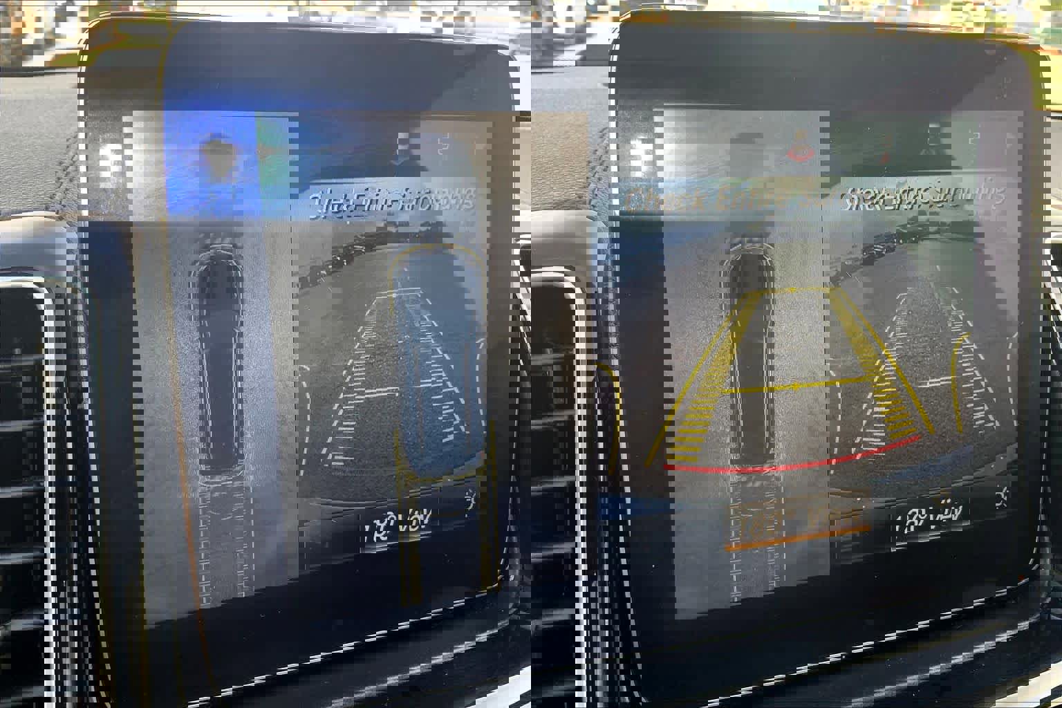 Used 2017 Mercedes-Benz GLS 550 4MATIC image 26