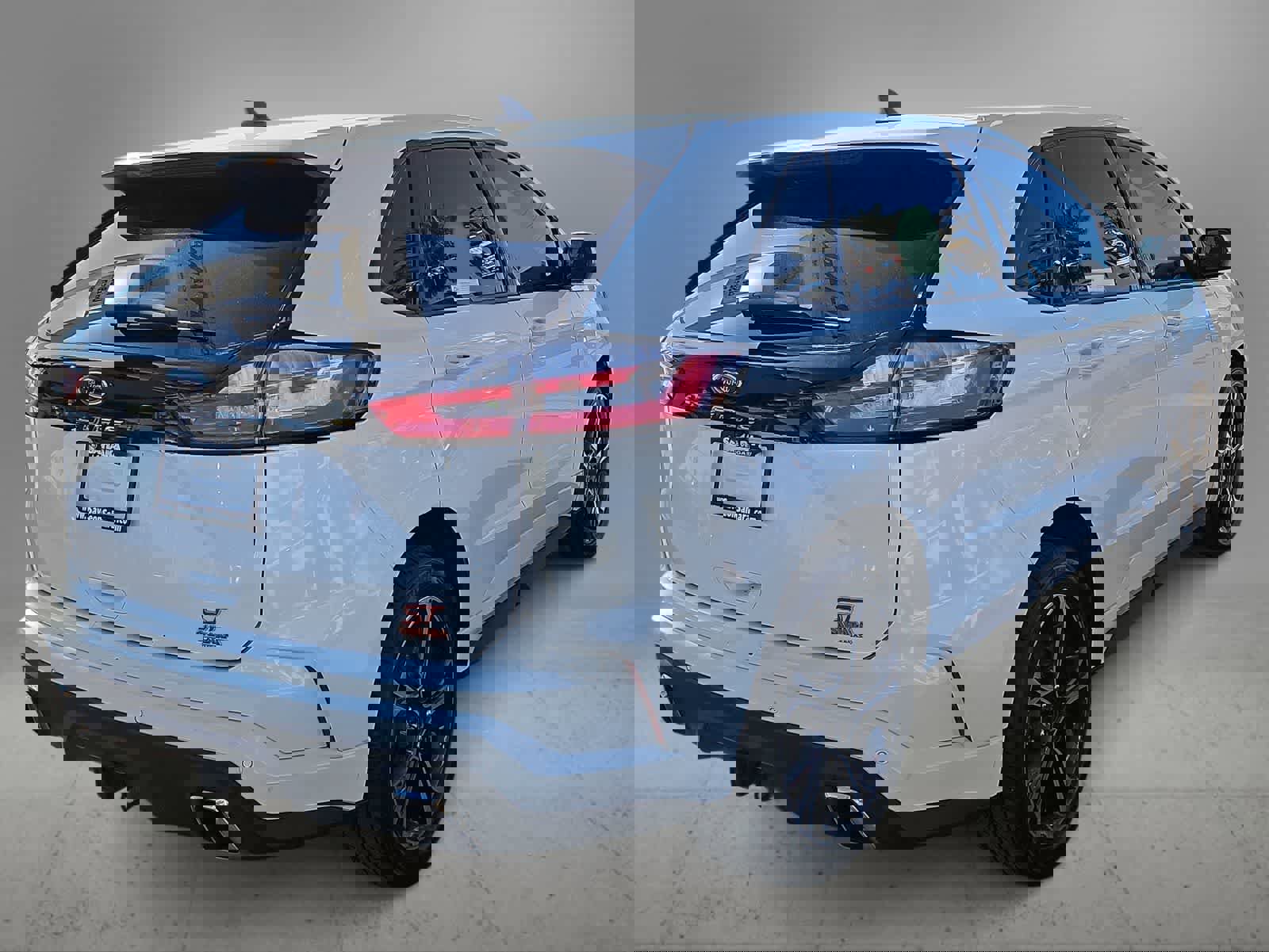 Used 2021 Ford Edge ST image 9