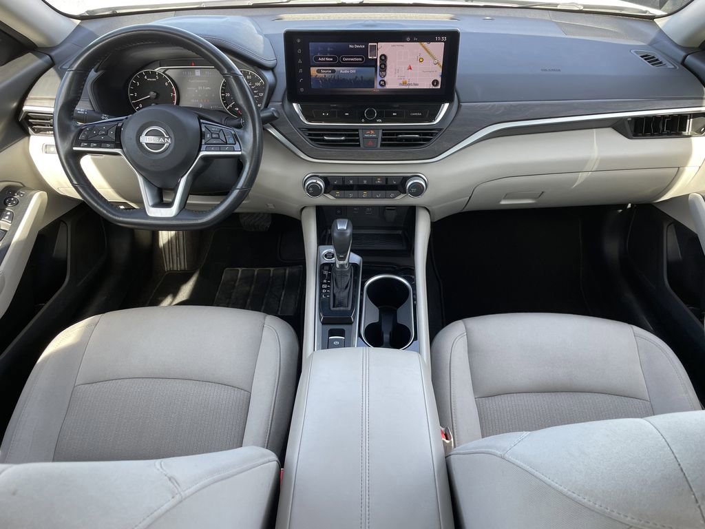 Used 2024 Nissan Altima 2.5 SV w/ SV Premium Package image 13