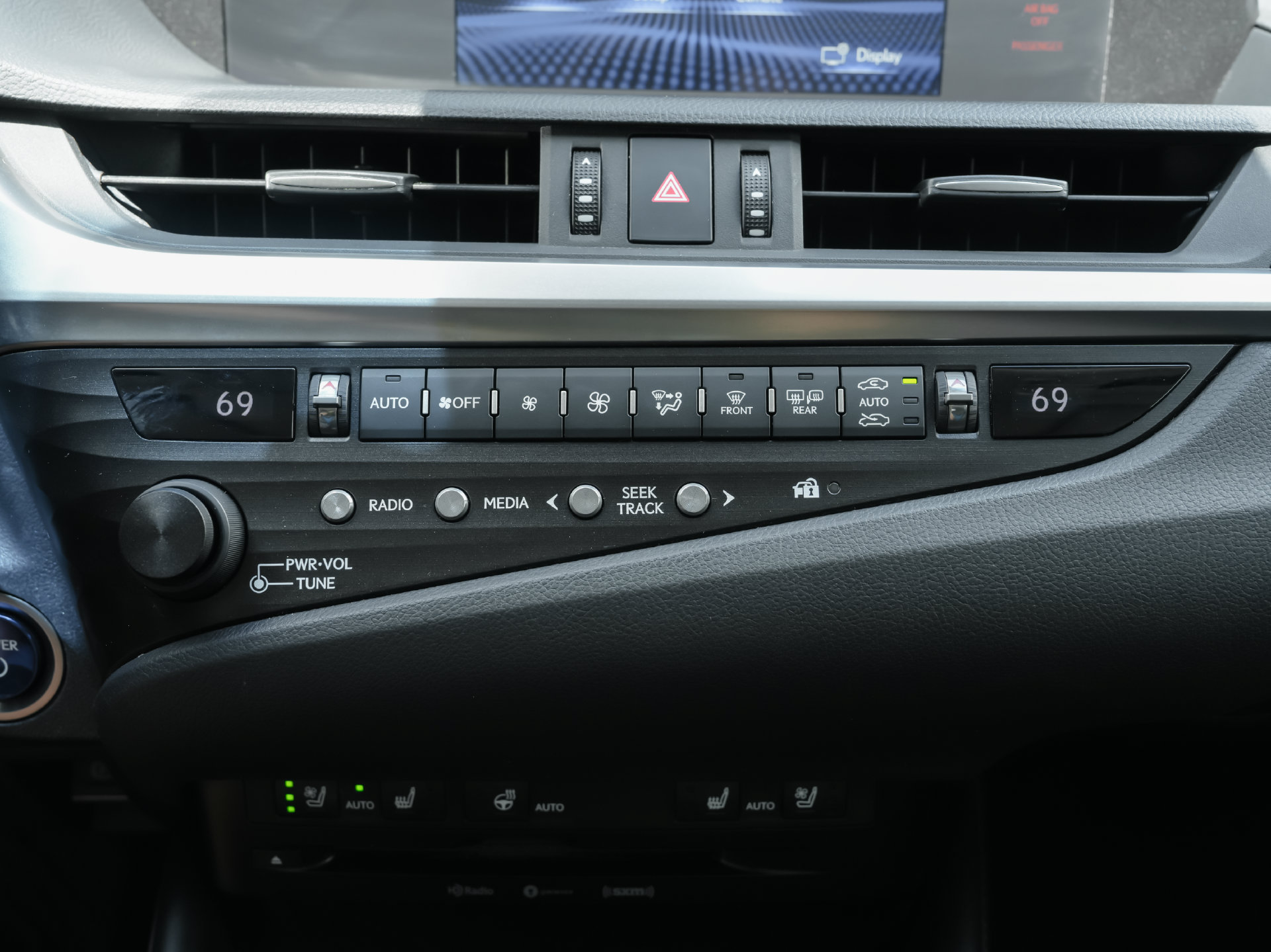 Used 2020 Lexus ES 300h w/ Premium Package FWD image 16