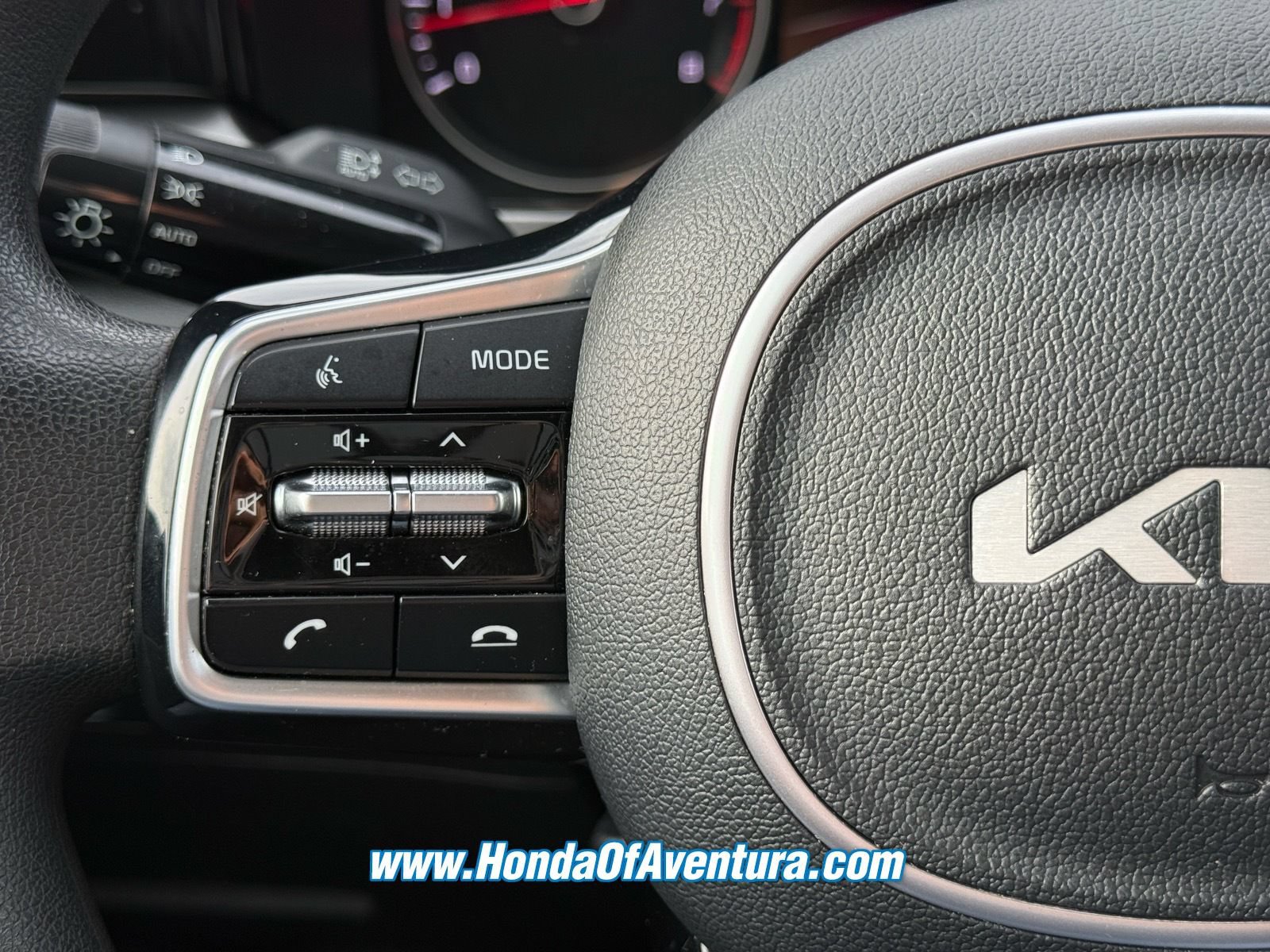 Used 2022 Kia Sorento LX AWD/4WD image 19