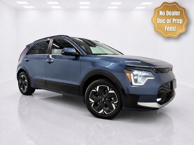 Used 2023 Kia Niro Wave w/ Wave Preserve Package FWD image 2