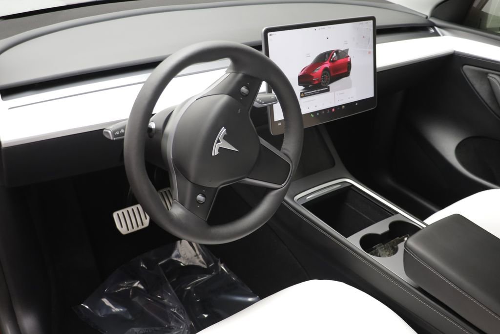 Used 2024 Tesla Model Y Performance AWD/4WD image 6