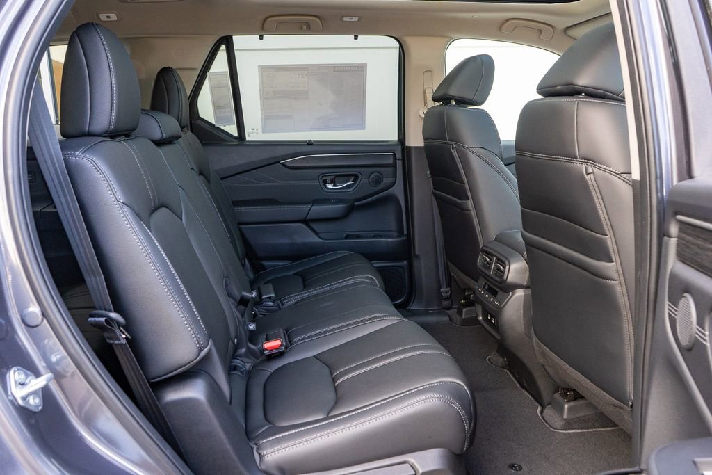 New 2026 Honda Pilot Touring image 15
