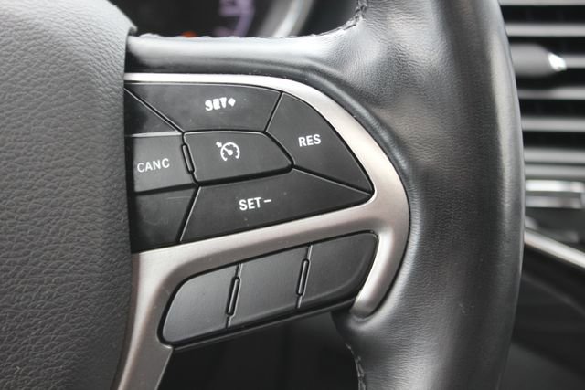 Used 2020 Jeep Grand Cherokee Altitude AWD/4WD image 15