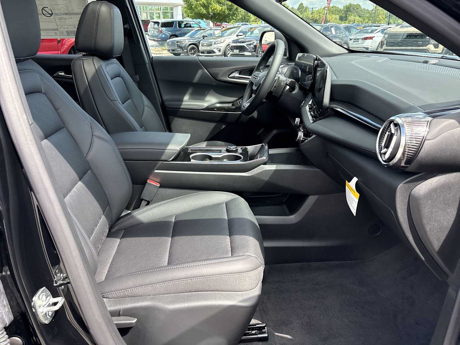 New 2027 Chevrolet Equinox LT w/ Convenience Package II AWD/4WD image 28