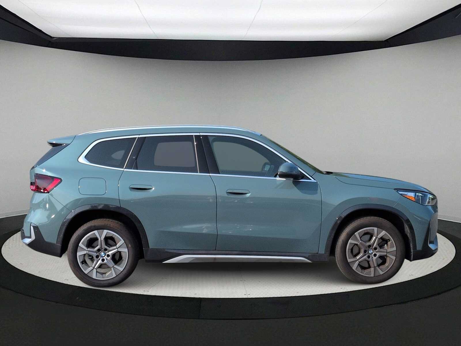 Used 2026 BMW X1 xDrive28i w/ Convenience Package AWD/4WD image 9