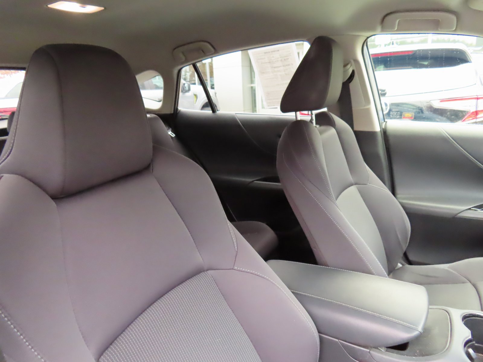 Used 2021 Toyota Venza LE w/ Carpet Mat Package (TMS) image 30