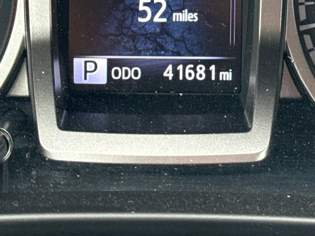 Certified 2021 Toyota Tacoma SR5 AWD/4WD image 25