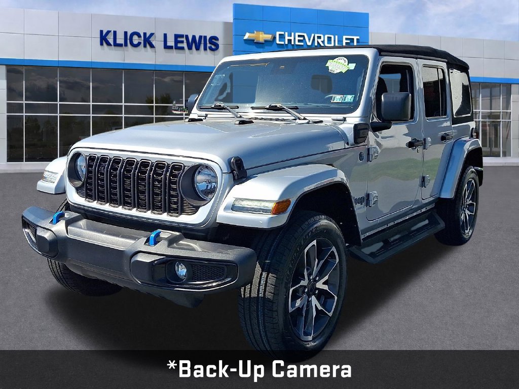 Used 2024 Jeep Wrangler Unlimited w/ Convenience Group AWD/4WD image 3