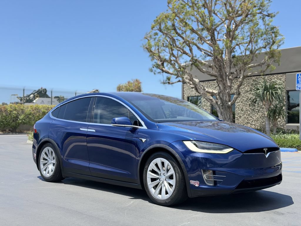 Used 2017 Tesla Model X 75D AWD/4WD image 3