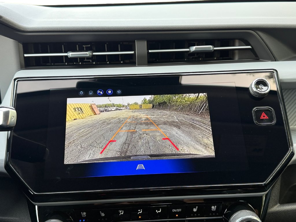 New 2027 Chevrolet Bolt LT w/ Dual Panel Sunroof Package FWD image 15