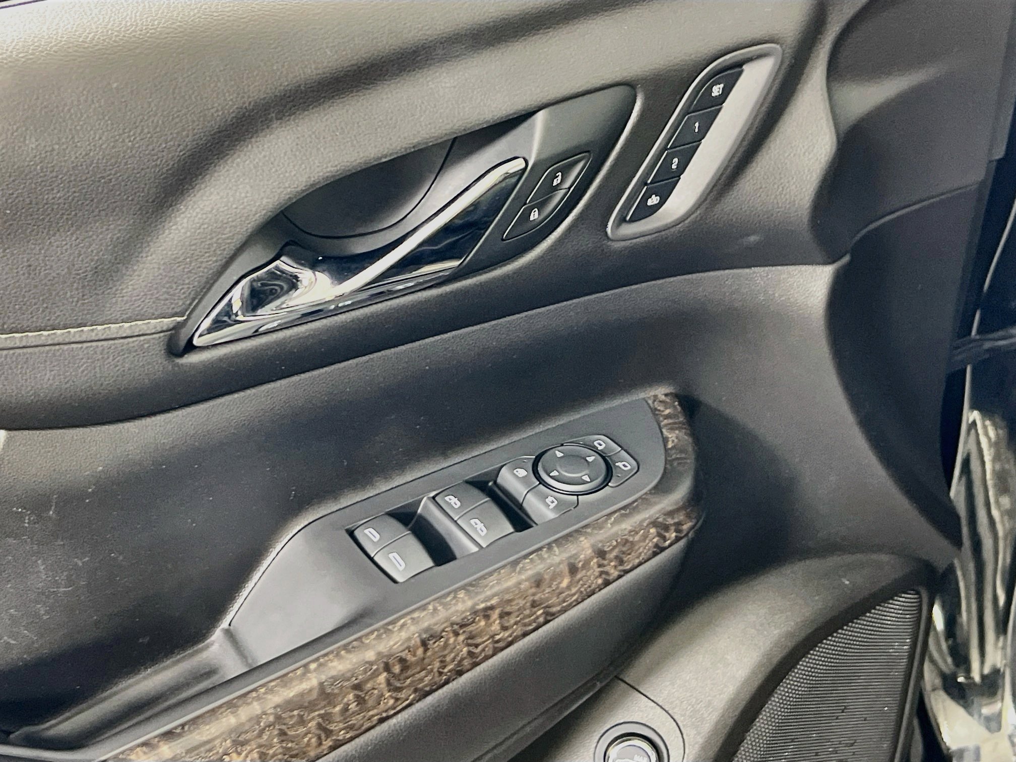 Used 2021 GMC Acadia Denali w/ Denali Ultimate Package AWD/4WD image 18