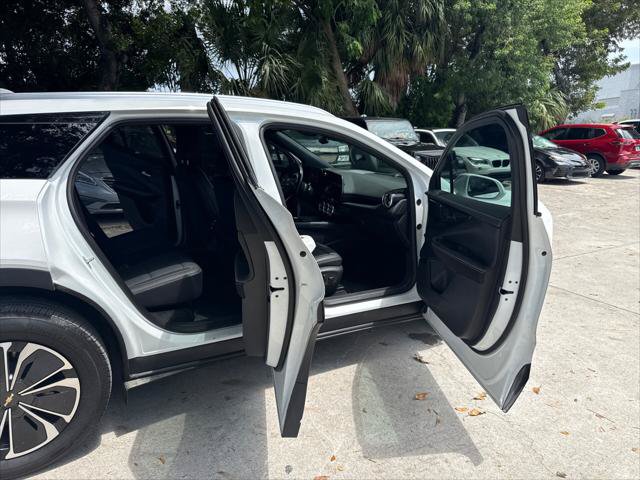 Used 2025 Chevrolet Blazer EV LT AWD/4WD image 16