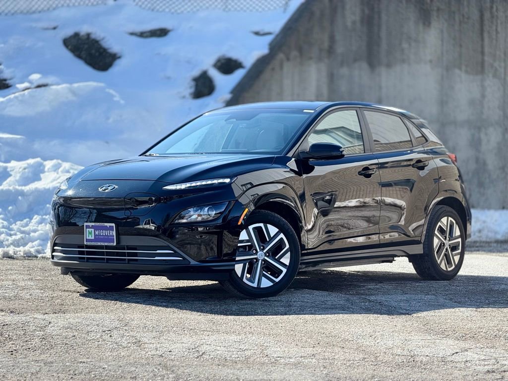 Used 2023 Hyundai Kona SE image 1