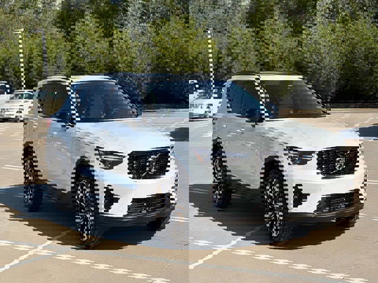New 2026 Volvo XC40 B4 Plus w/ Protection Package Premier image 4