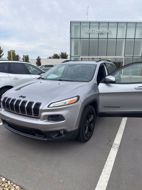 Used 2015 Jeep Cherokee Latitude w/ Cold Weather Group