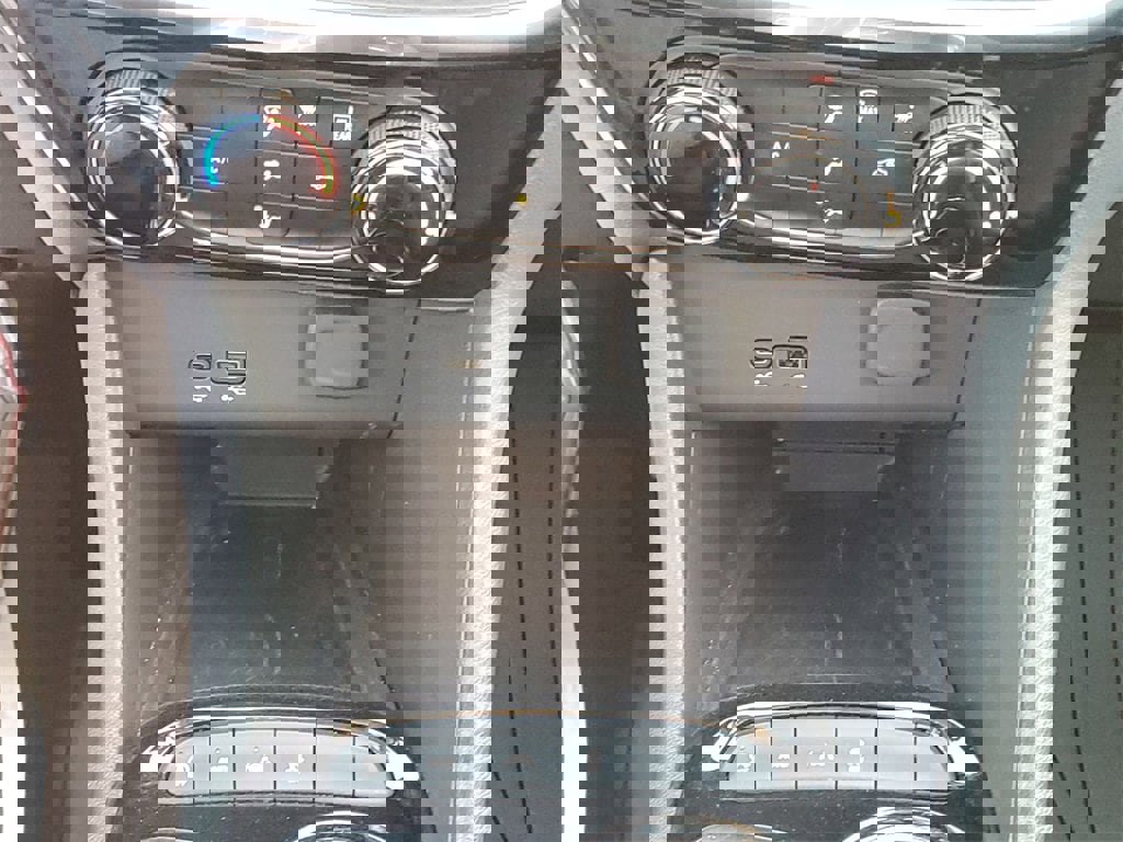 Certified 2024 Buick Encore GX Sport Touring image 32