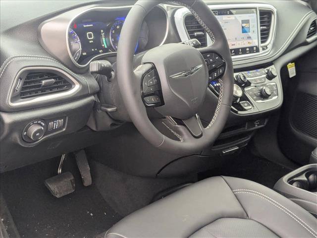 New 2026 Chrysler Pacifica Select w/ S Appearance Package AWD/4WD image 3